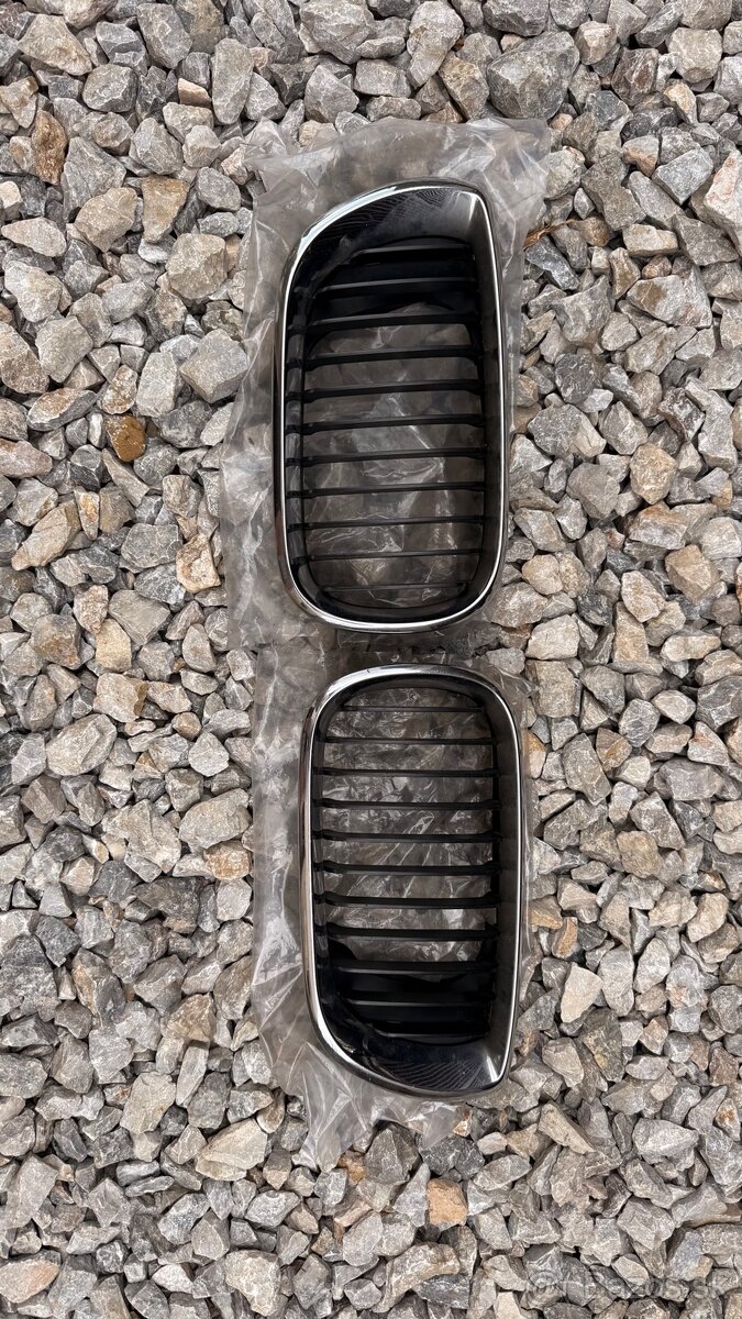 Mriežky chladiča na bmw e46