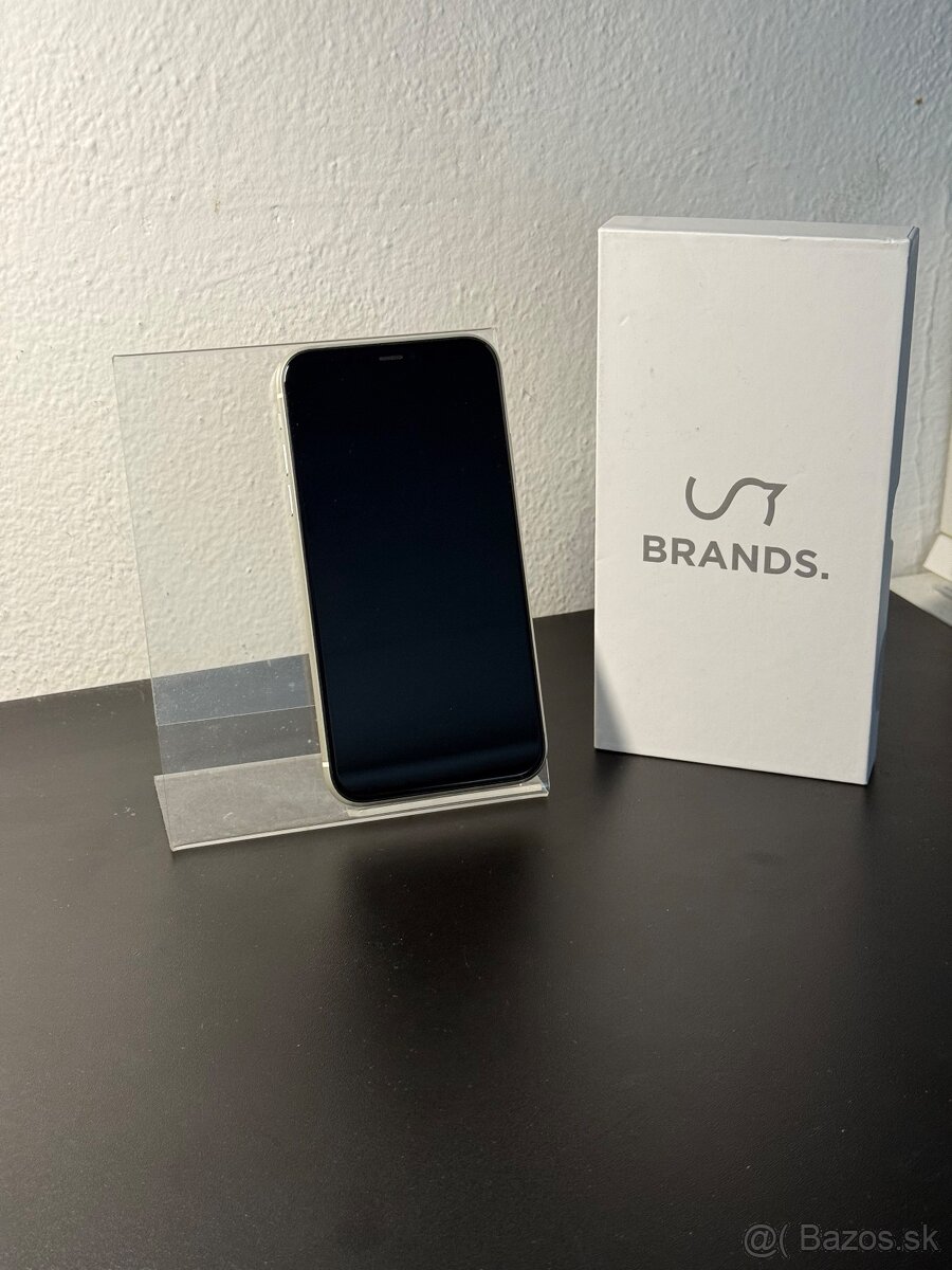 Predám Apple iPhone 11 256GB Silver Bežné známky používania