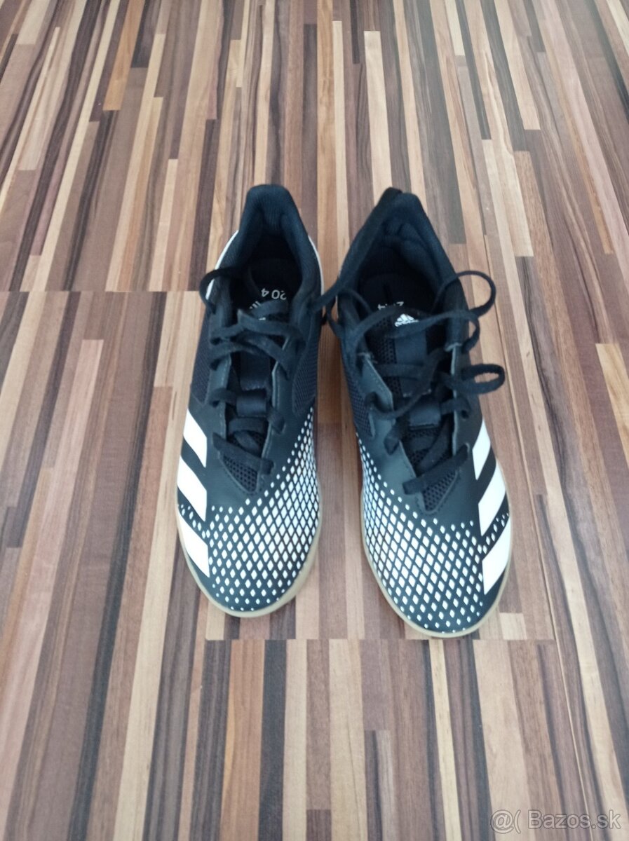 Halovky Adidas č.38
