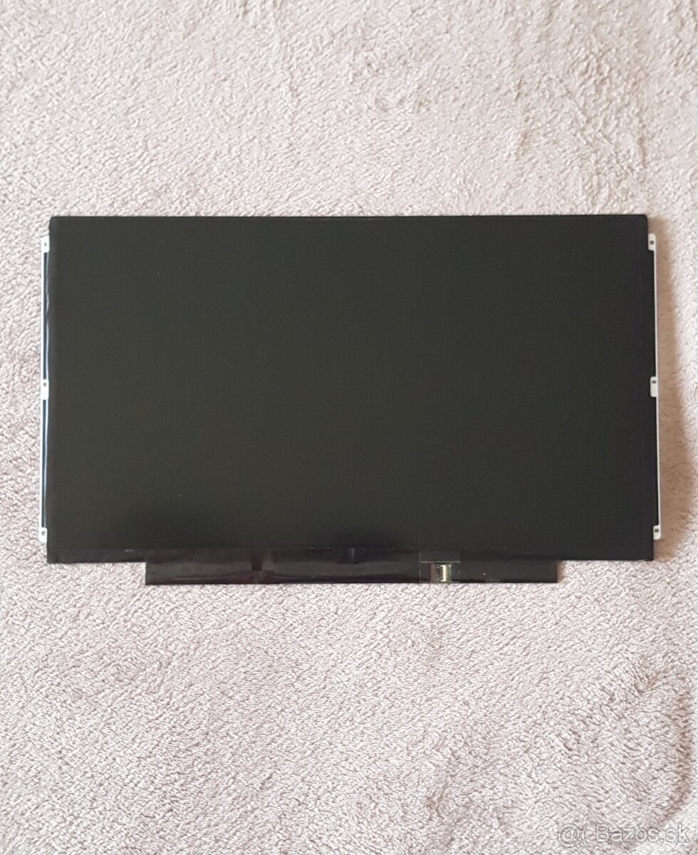 LCD 13.3 HD SLIM 40PIN-S úchytom
