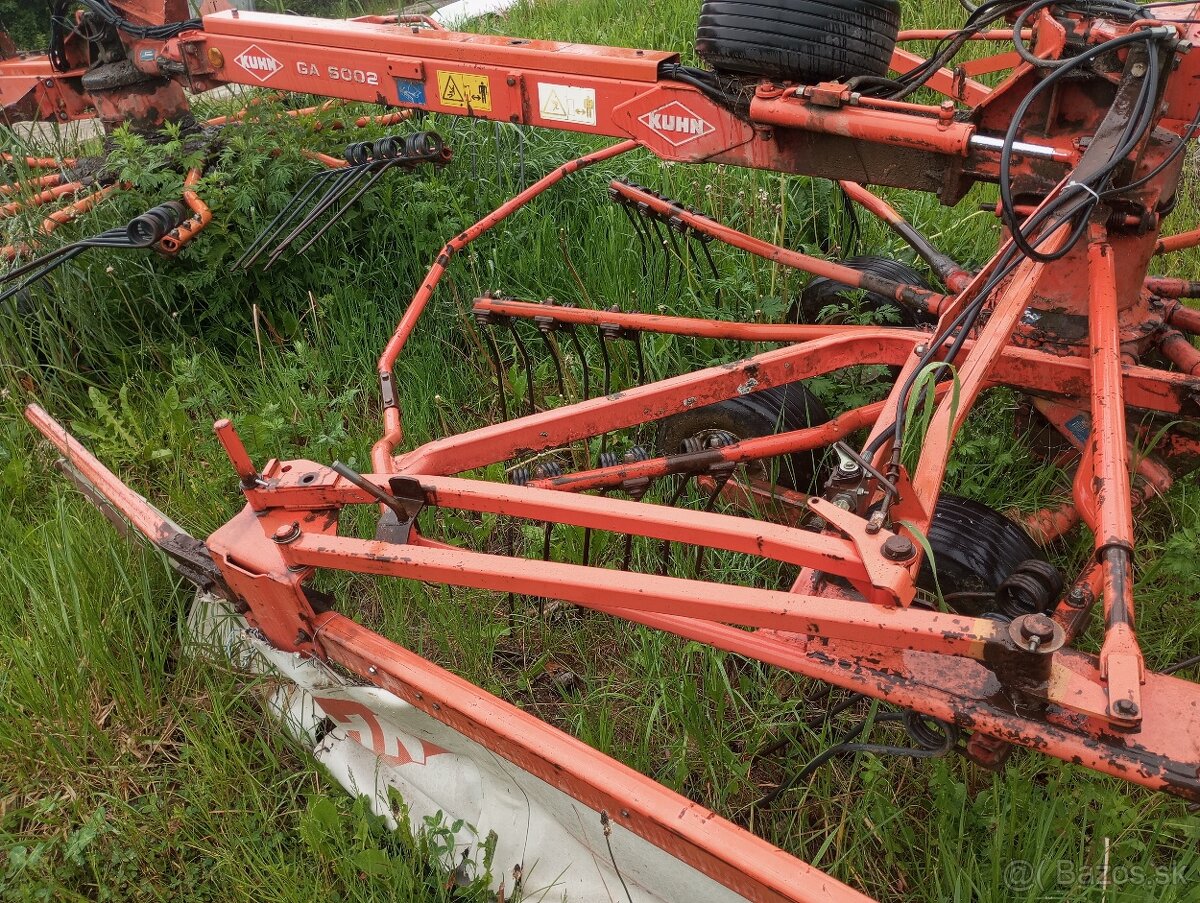 Zhrňovač krmovín KUHN GA6002