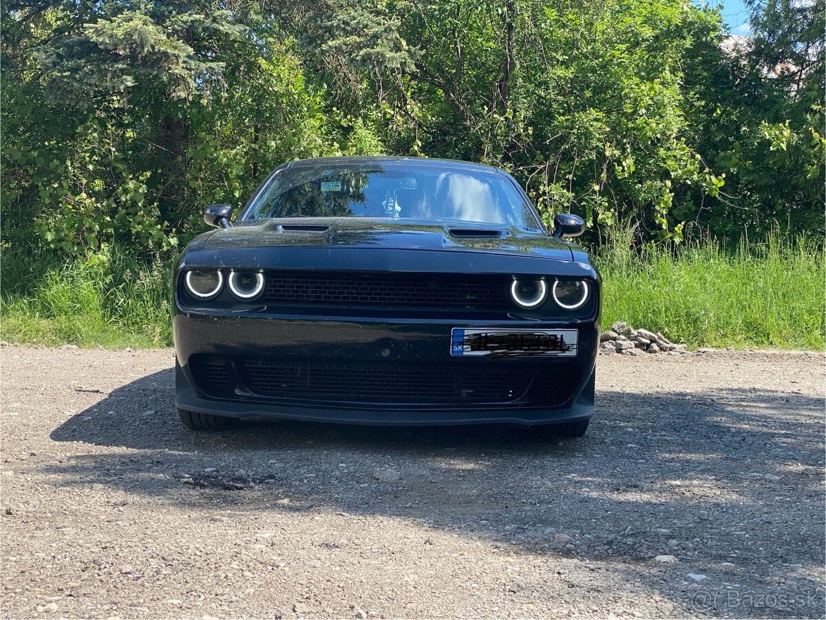 Dodge Challenger 5.7 Hemi Super Track Pack
