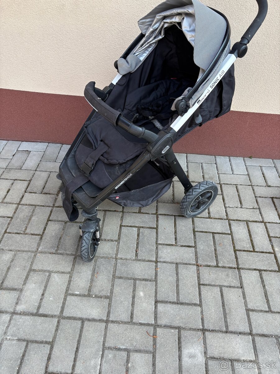 Športový kočiar