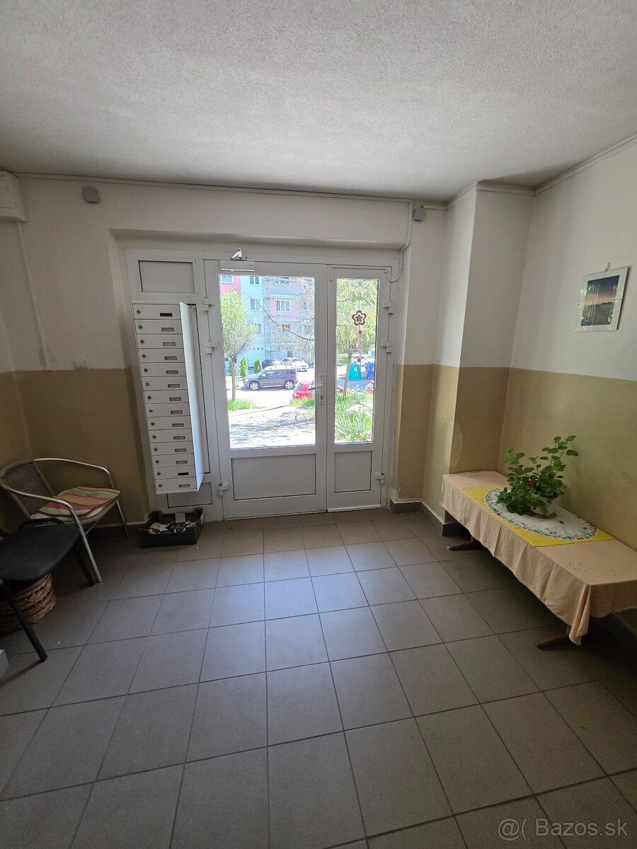 Štýlový 2-izbový byt po rekonštrukcii s veľkým balkónom na F