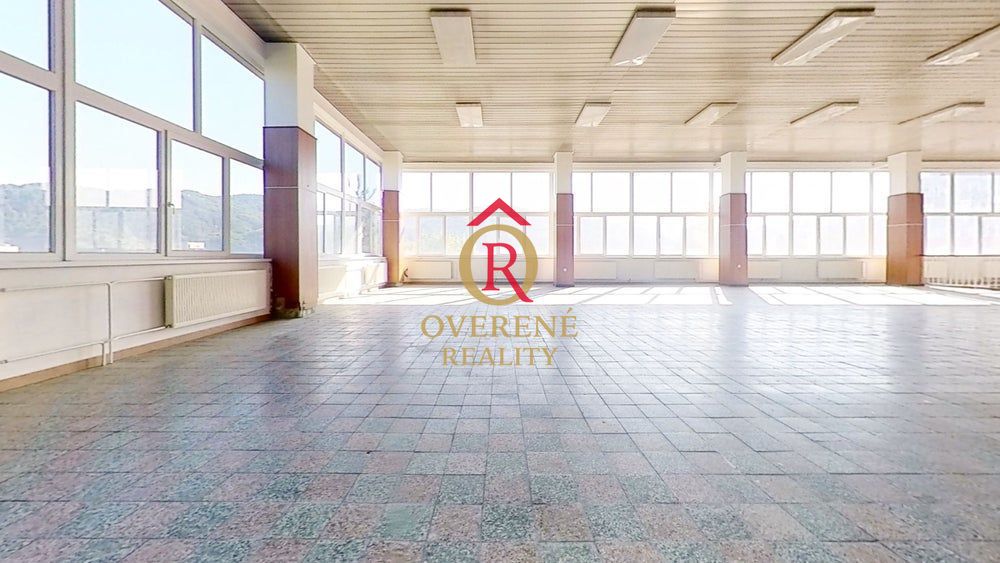 Na prenájom veľký prevádzkový priestor - Banská Bystrica/Zvo