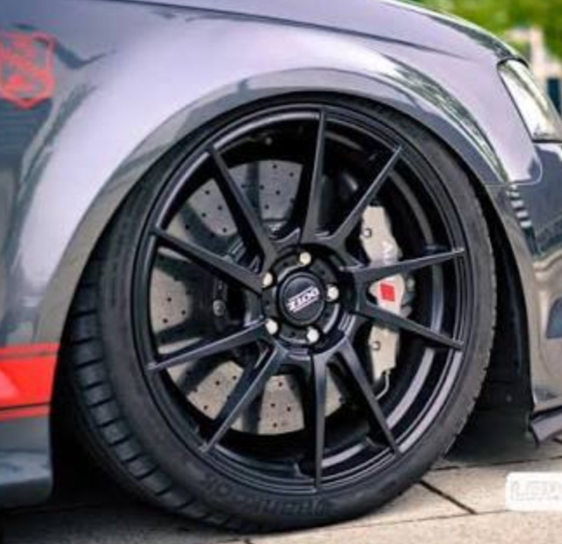 Predám krásné obuté elektrony roztec 5X112 a 5x114,3 R19