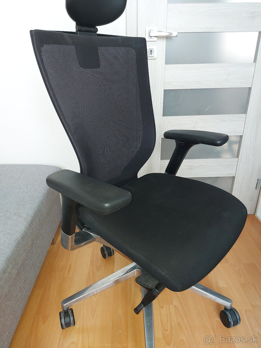 Otočná, kancelárska stolička