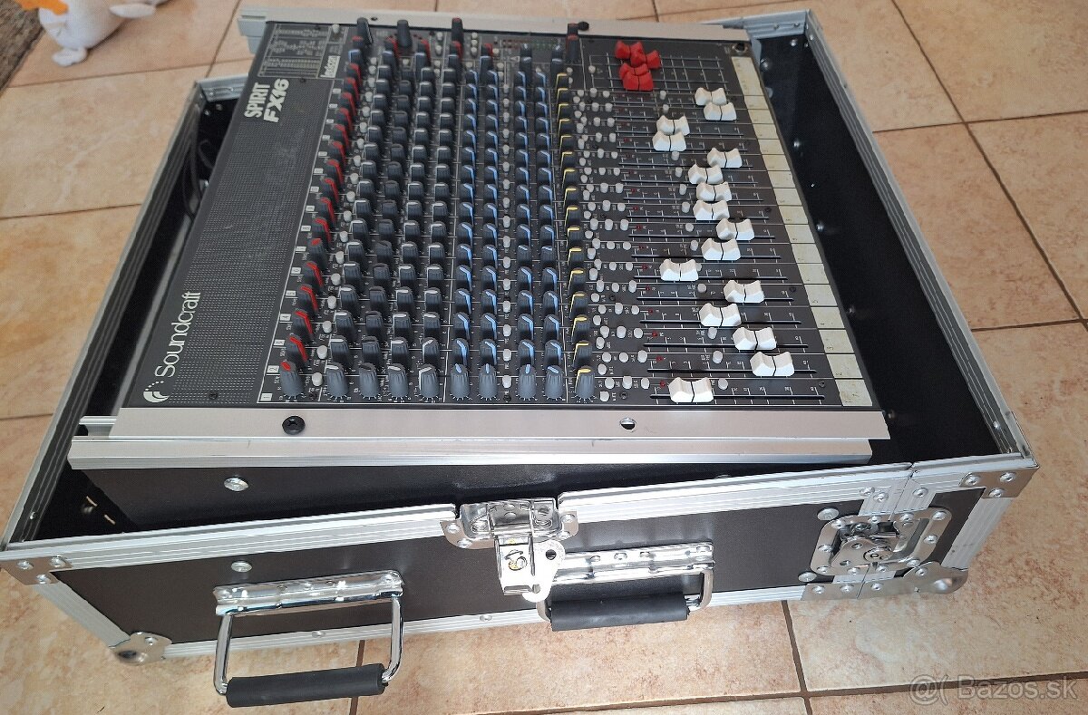 Predam Soundcraft Spirit Fx16 + case