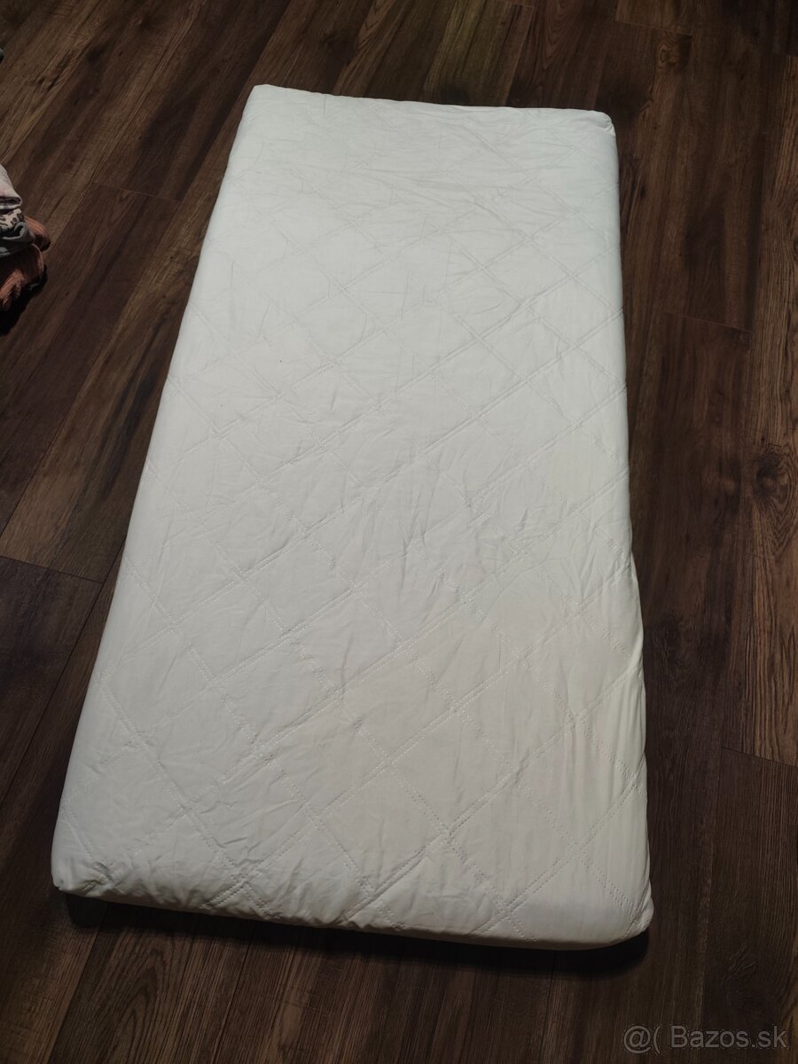 Obojstranný kokosový matrac do detskej postieľky