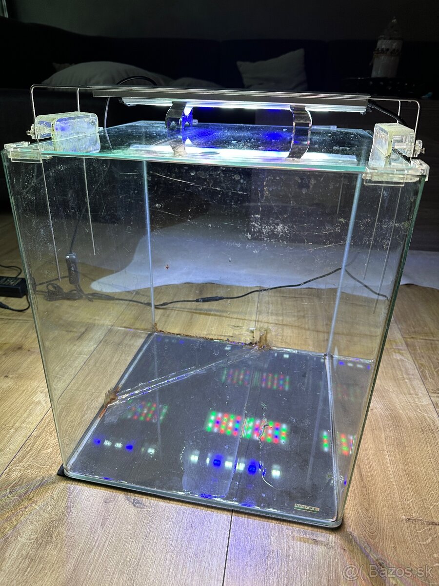 Predám 60l akvárium nano cube
