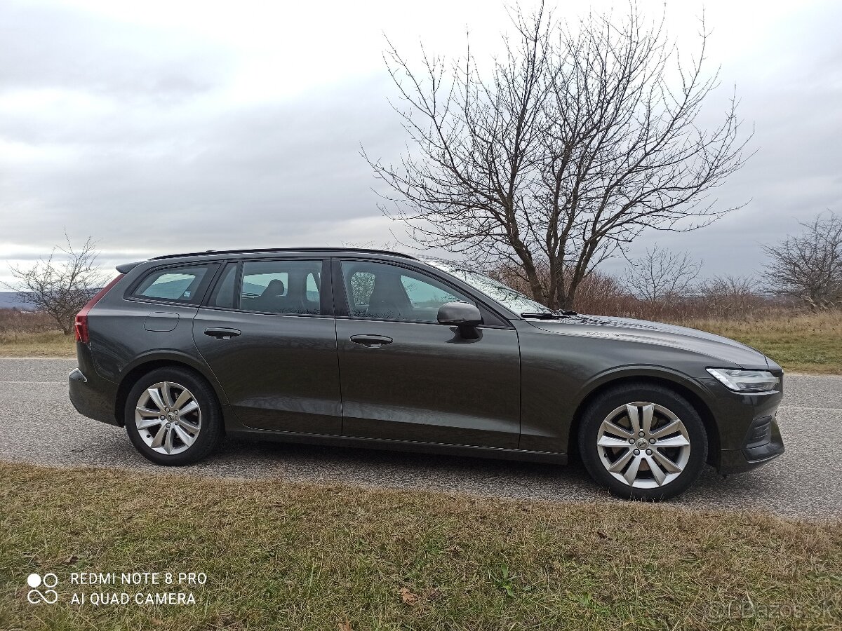 Volvo V60 2.0 benzin, automat, rok 2020