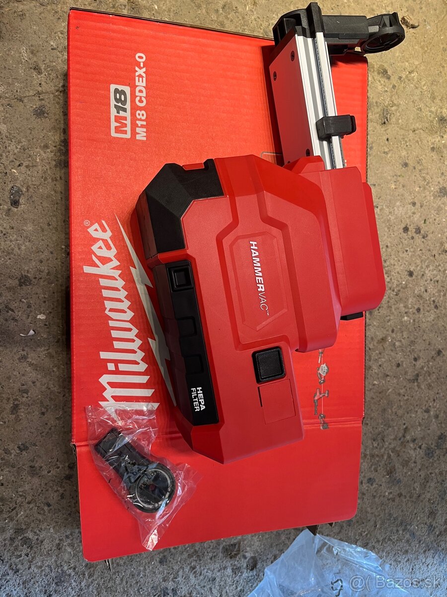 MILWAUKEE M18 VYSÁVAČ KU KLADIVÁM