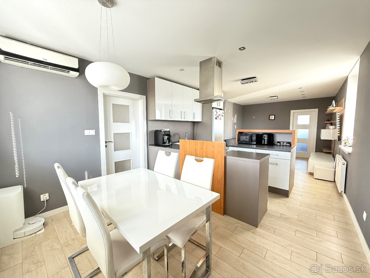 Nadštandardne prerobený 4 izbový byt s balkónom