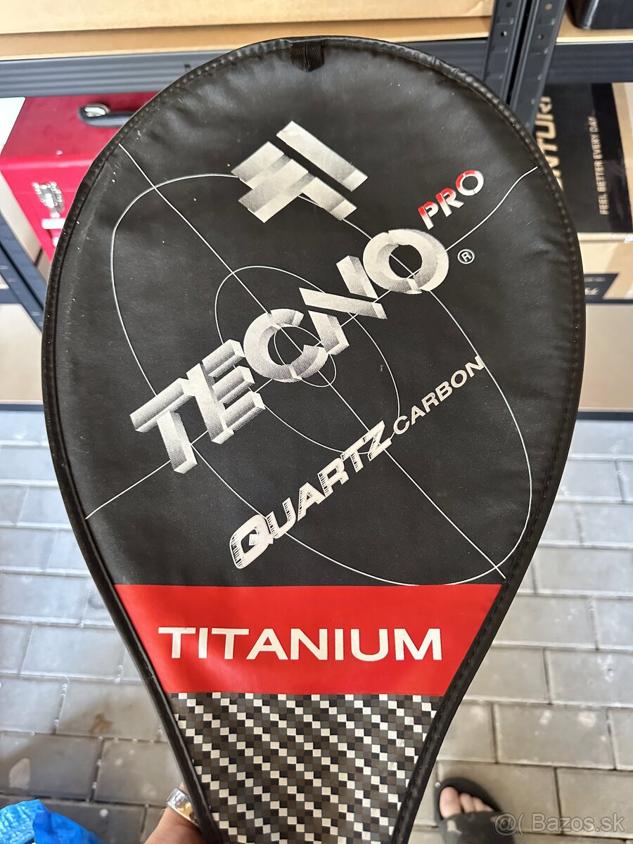 Darujem tenisovu raketu Tecno Carbon Titanium