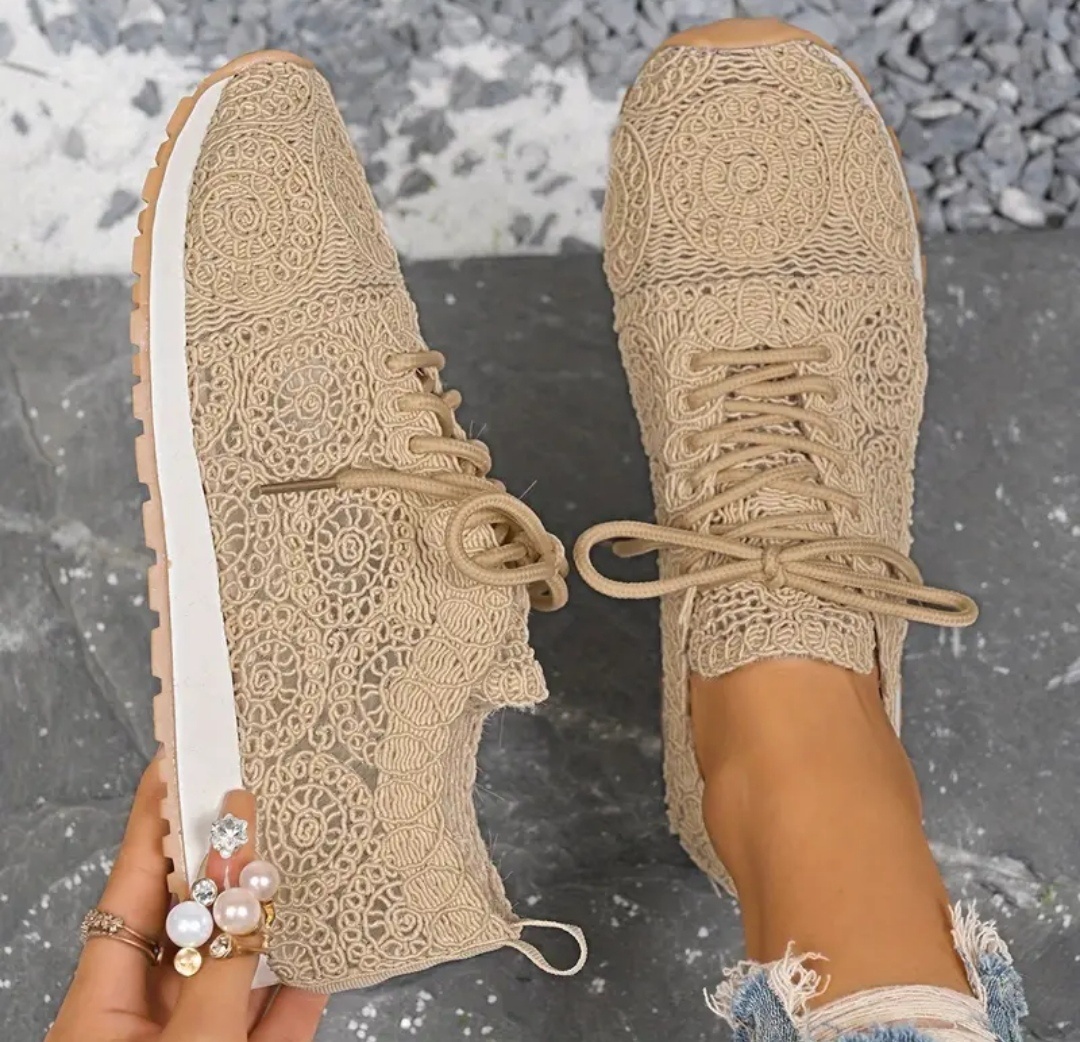 Predam nove stylove tenisky.