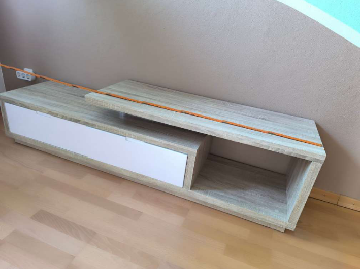 Komoda ,skrinka pod TV