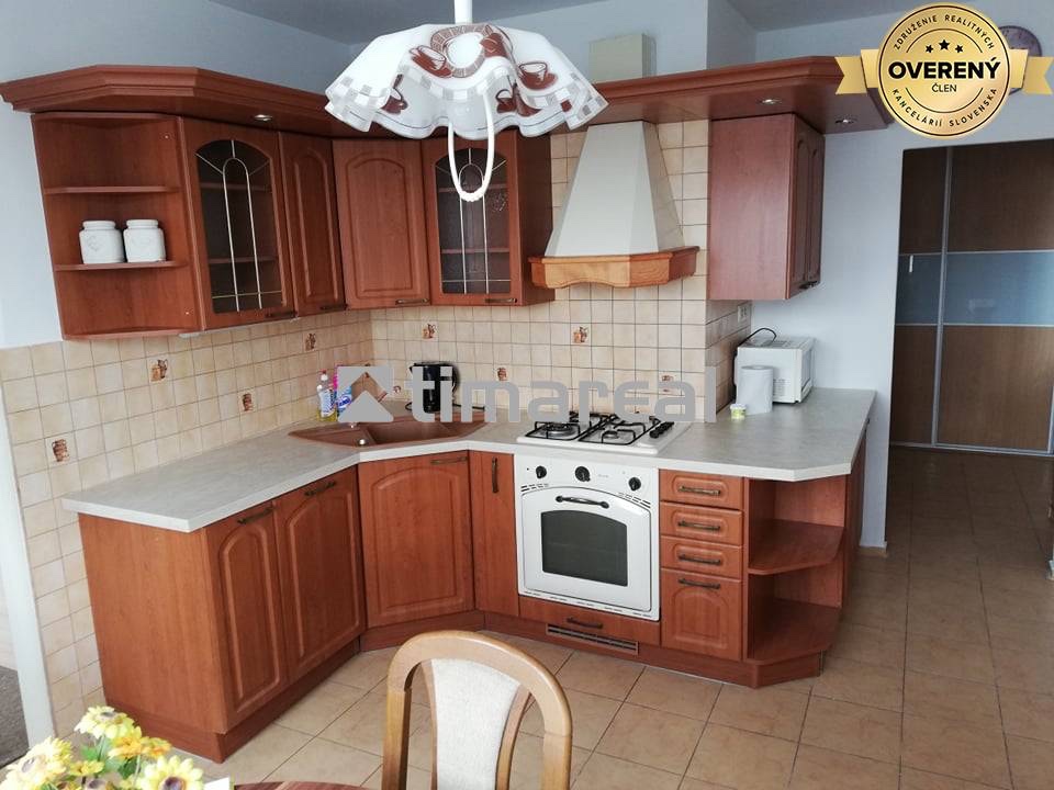 REZERVOVANÉ - Priestranný 4i byt 87m2, čiastočná rekon.,