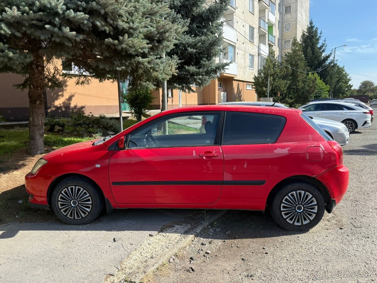 Toyota Corolla E12 benzín