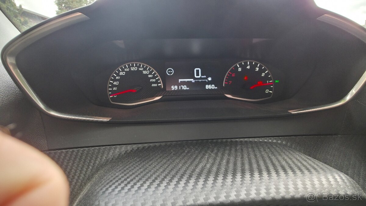 predám PEUGEOT 2008