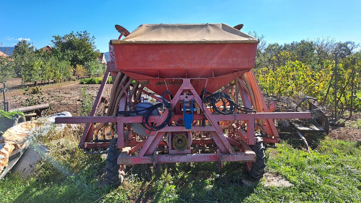 Sejačka mistral 300