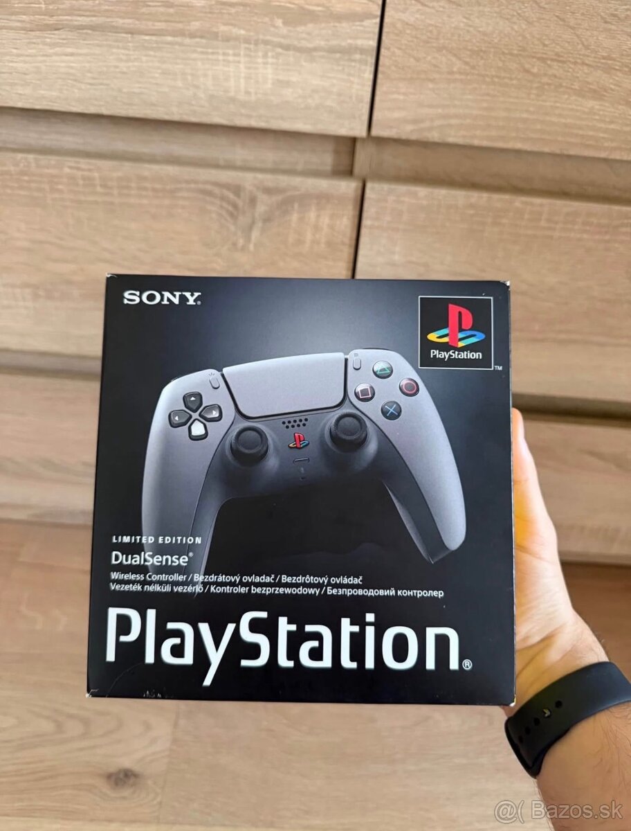 PS5 DualSense 30th Anniversary Limited Edition