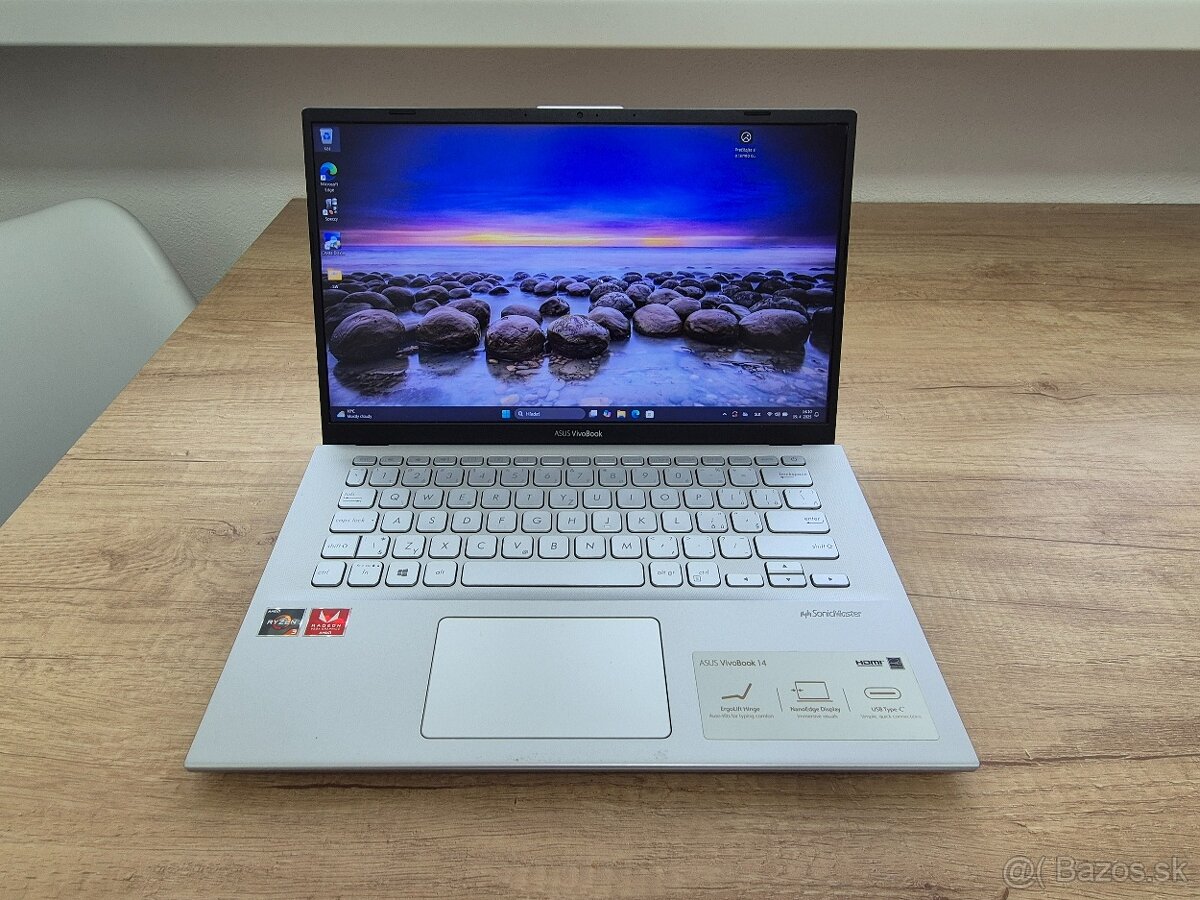 Asus Vivobook 14 /AMD Ryzen 3-3200U/8GB RAM/FHD/256GB SSD/Ba