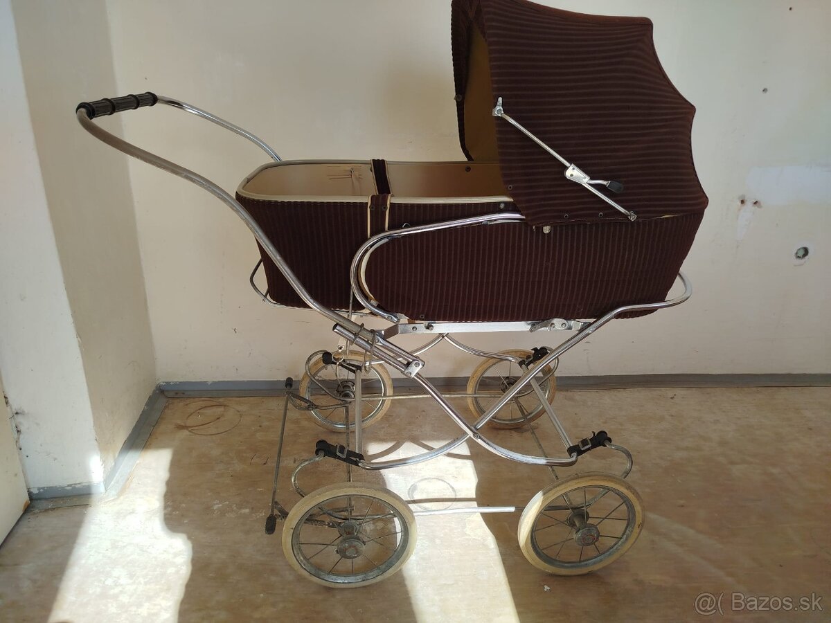 Retro kočík 1 zľava