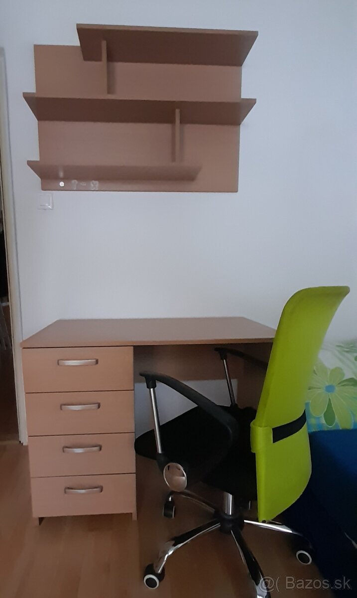 písací stôl