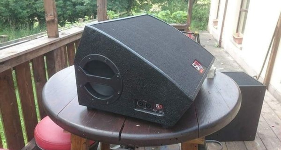 Pódiové monitory 12" 4x