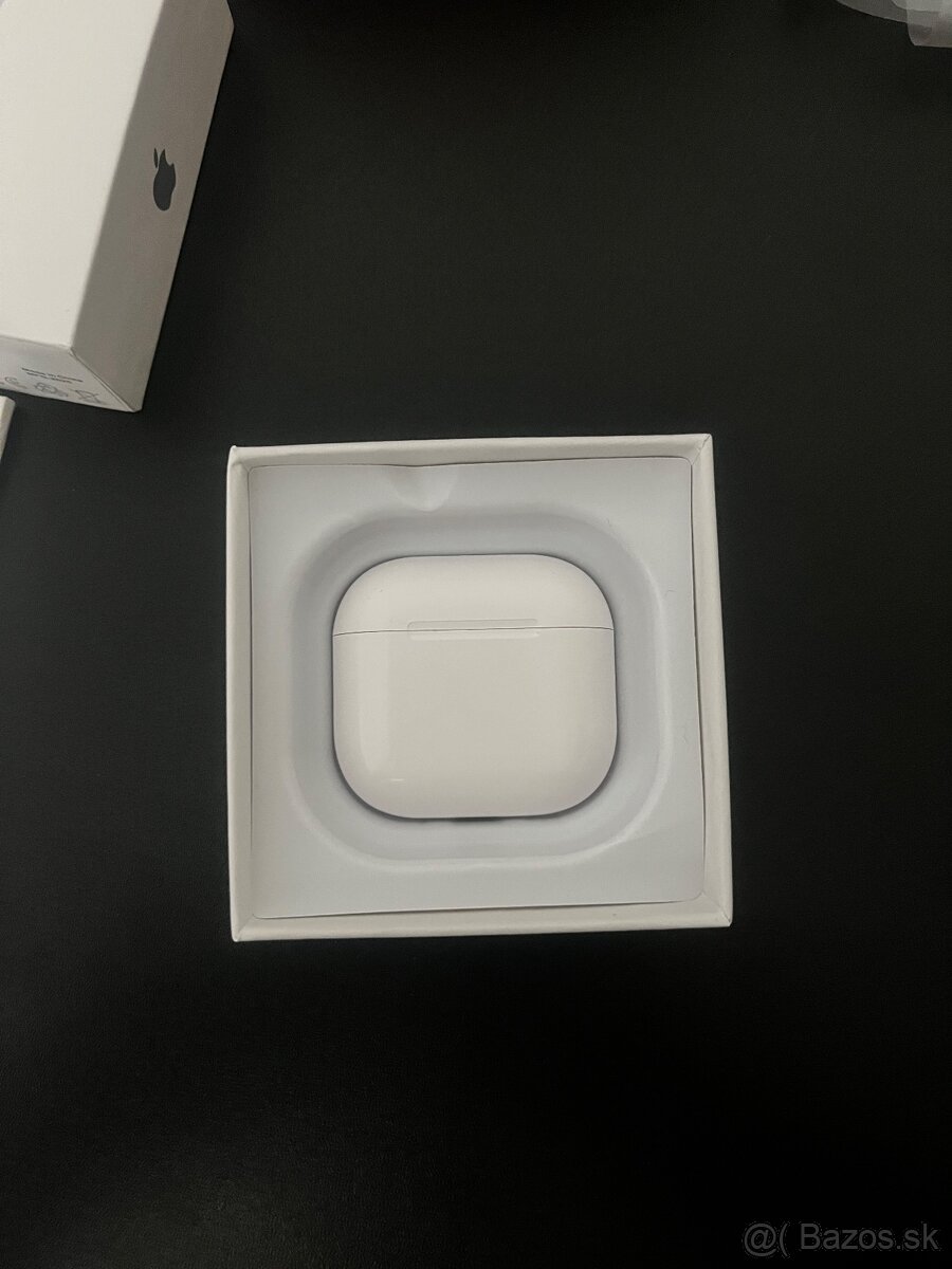 Apple AirPods 4
