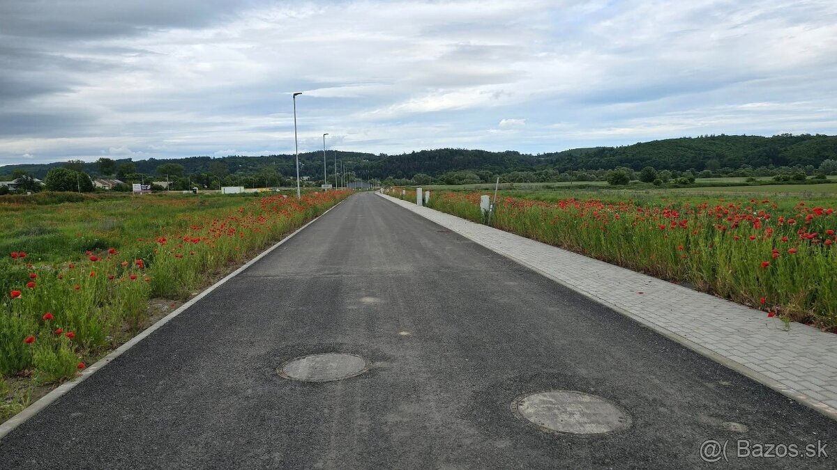 predám veľký a posledný pozemok Slnečnica Sliač- s projektom