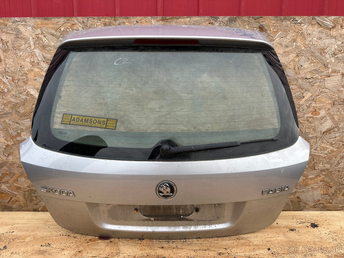PRODÁM PÁTE DVEŘE, ZADNÍ VÍKO KUFRU ŠKODA FABIA II HB