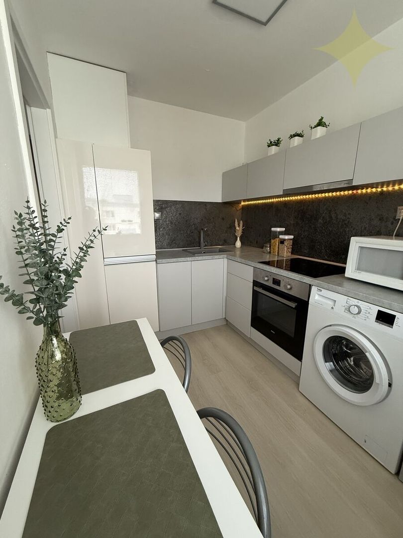 1-izbový zariadený, klimatizovaný byt – Banská Bystrica (ul.