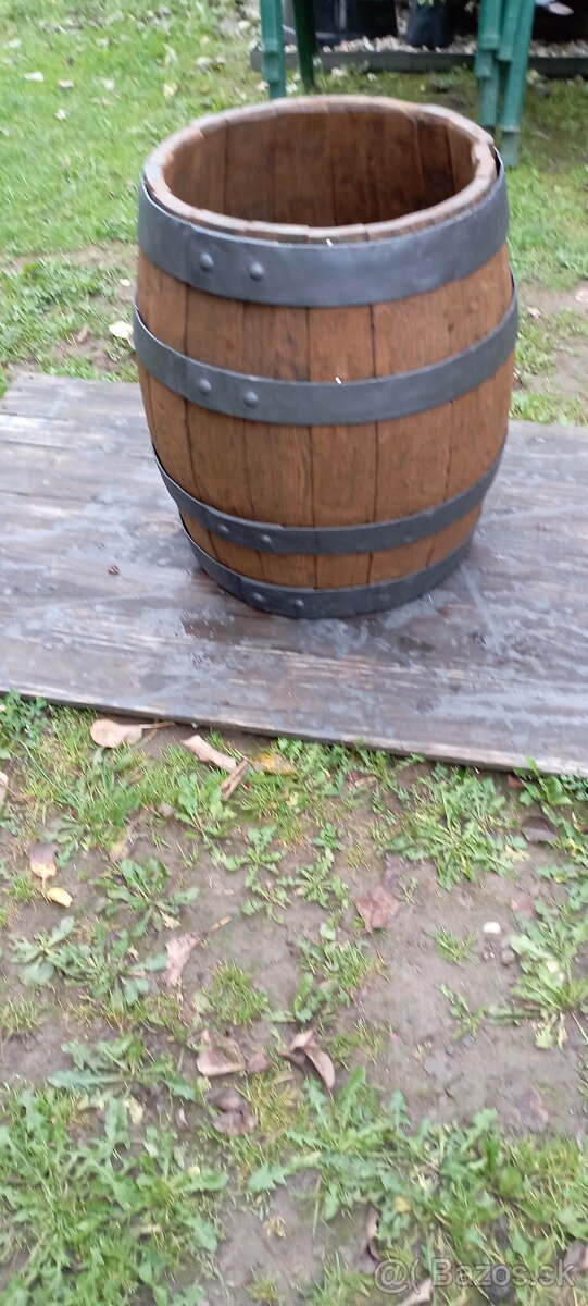 Starý drevený sud 2