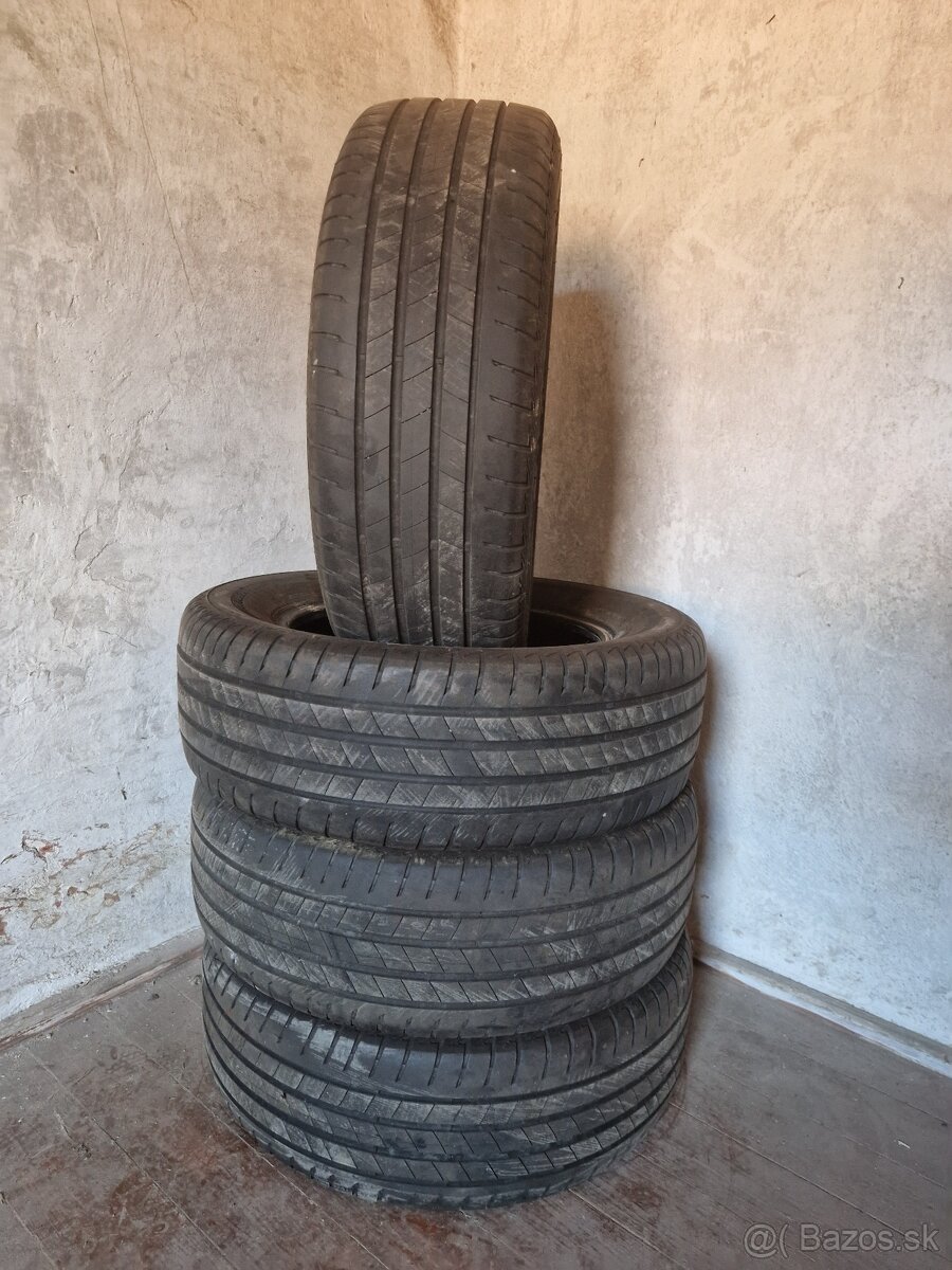 Bridgestone 225/65R17