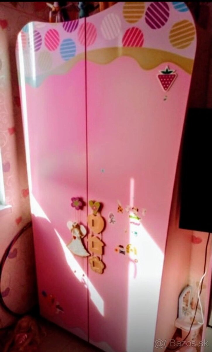 Skriňa a iný nábytok pre dieťa, zn. Cilek
