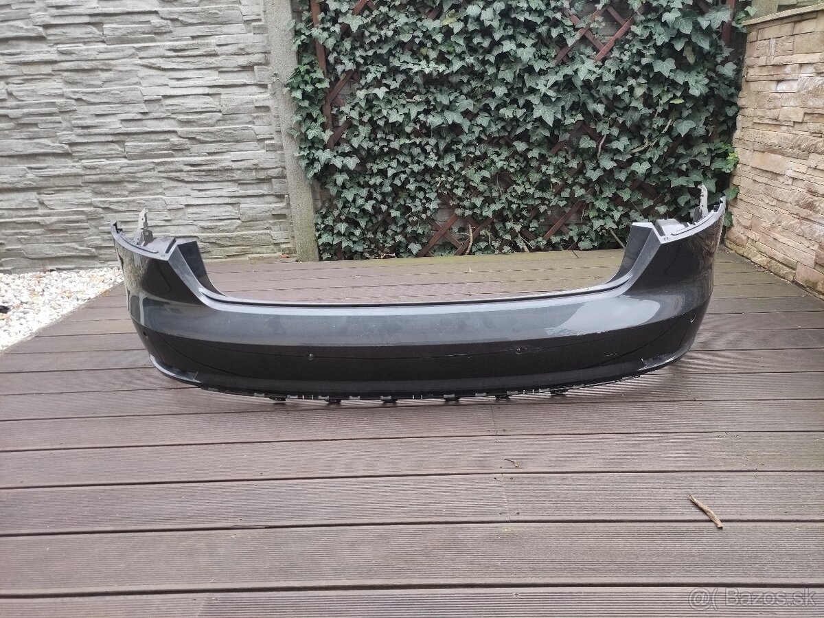 Zadný nárazník Audi A4