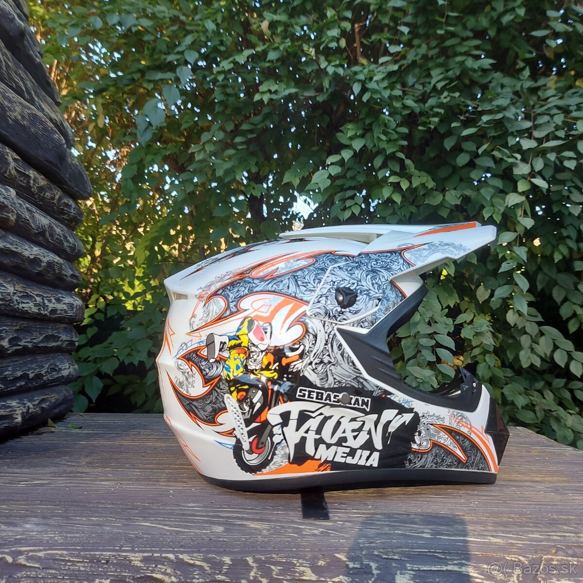Predám novú motokrosovú prilbu veľkosť M 55–56 cm - BieLA
