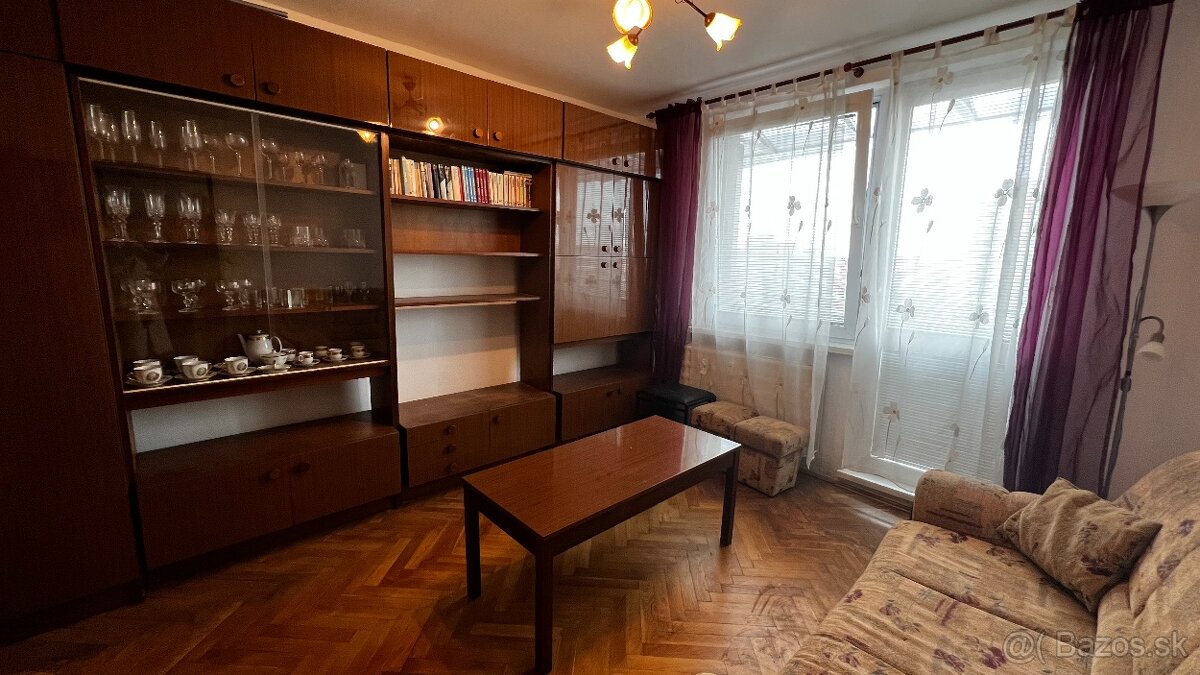 Ponúkam Vám na predaj 1 izbový byt v Leviciach.