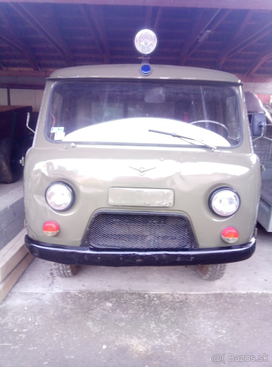 Predám UAZ 452