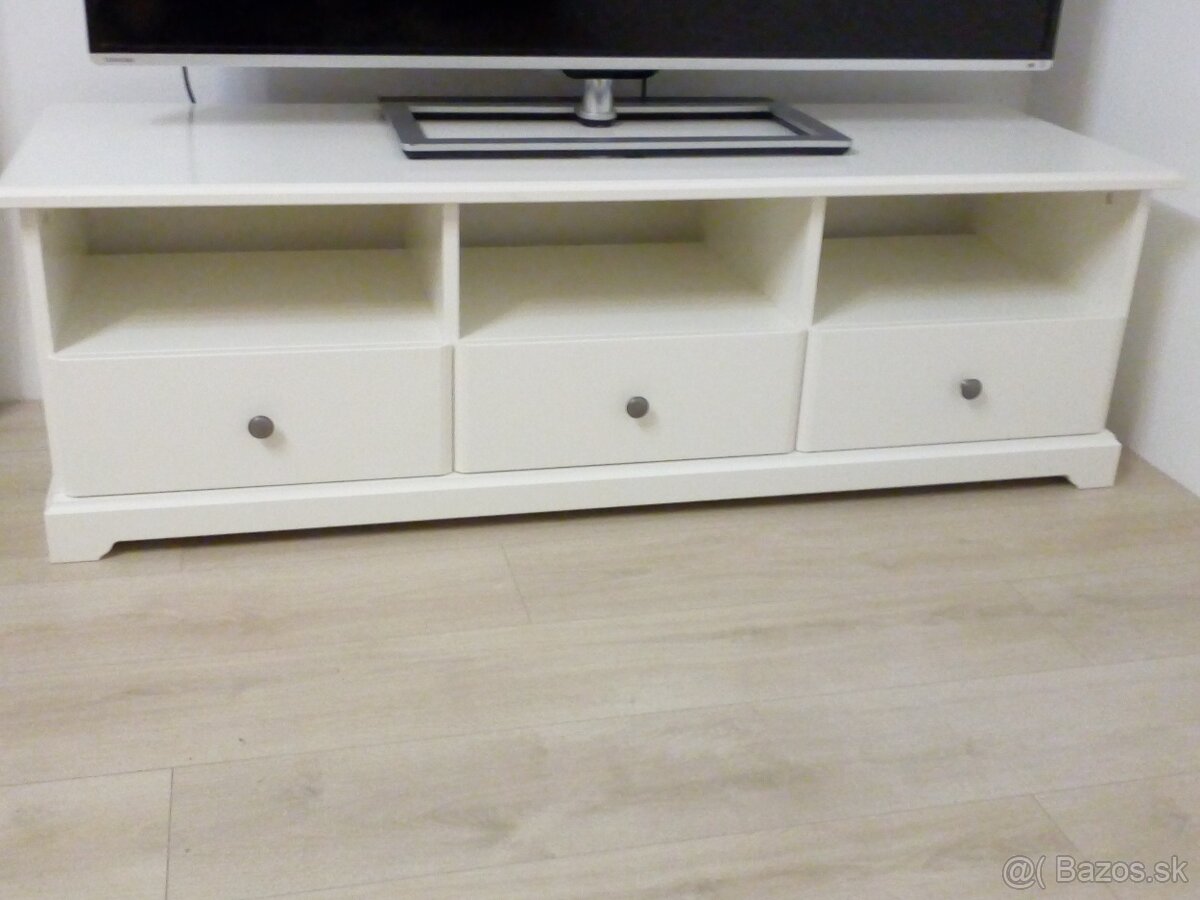 Ikea Liatorp - stolík pod TV, komoda