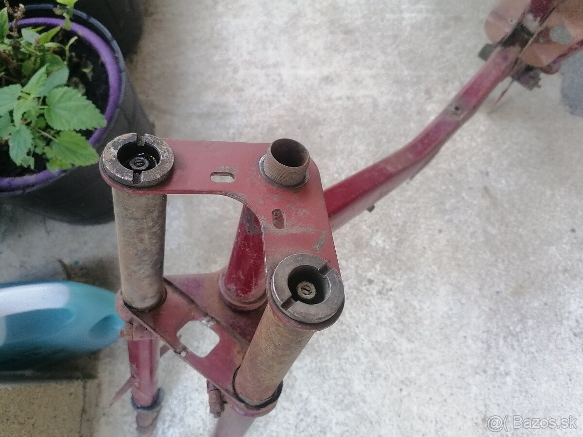 Predám rám s vidlicami na Jawa 555 pionier