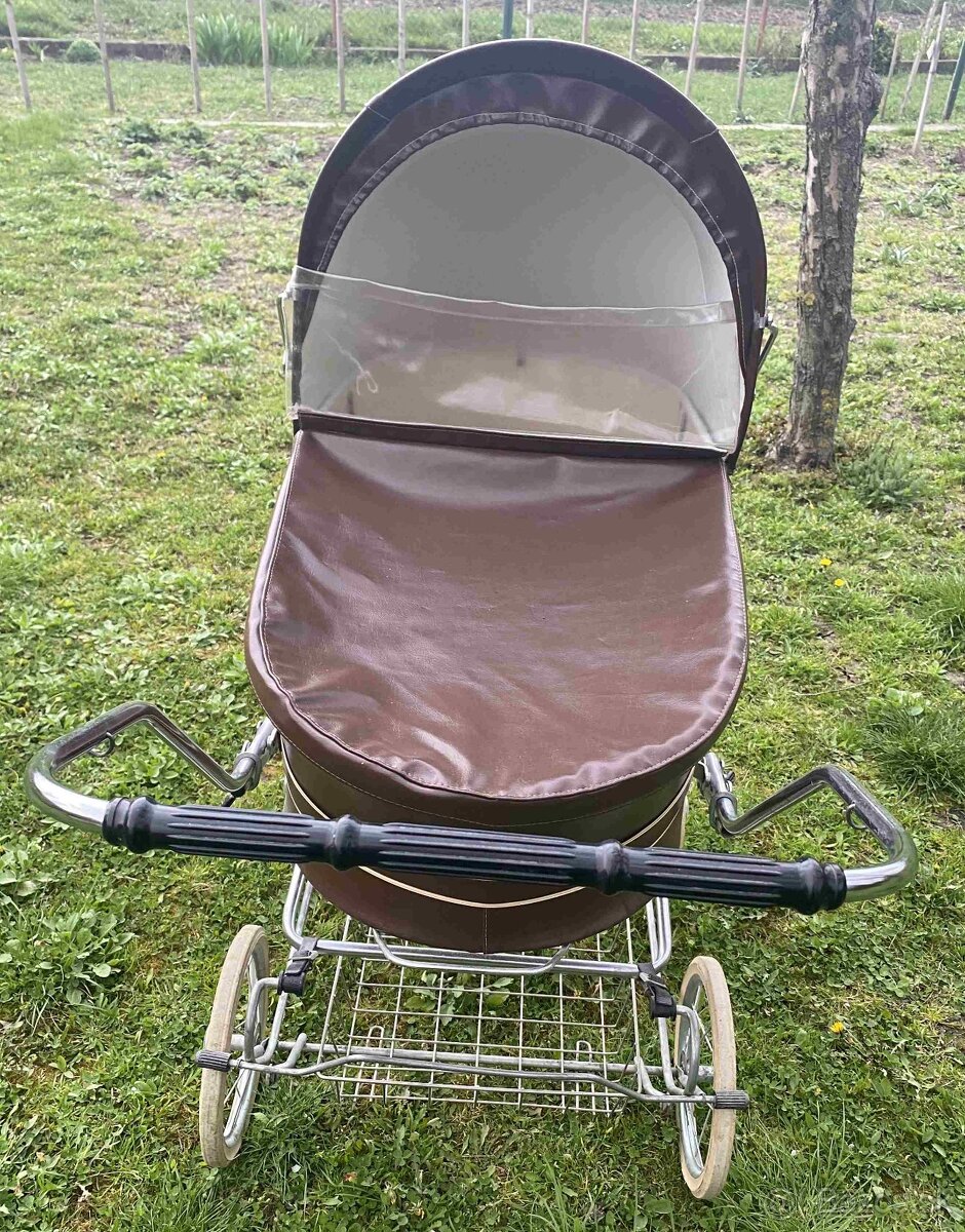 Retro kočík v super stave