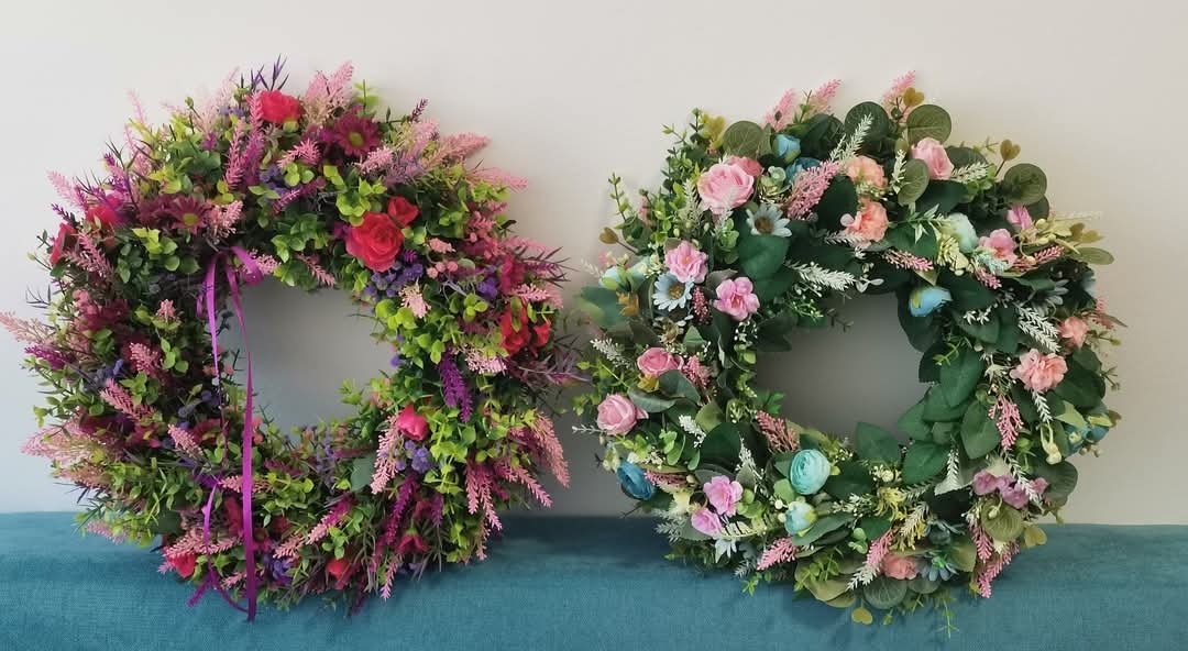 Celoročný kvetinový veniec