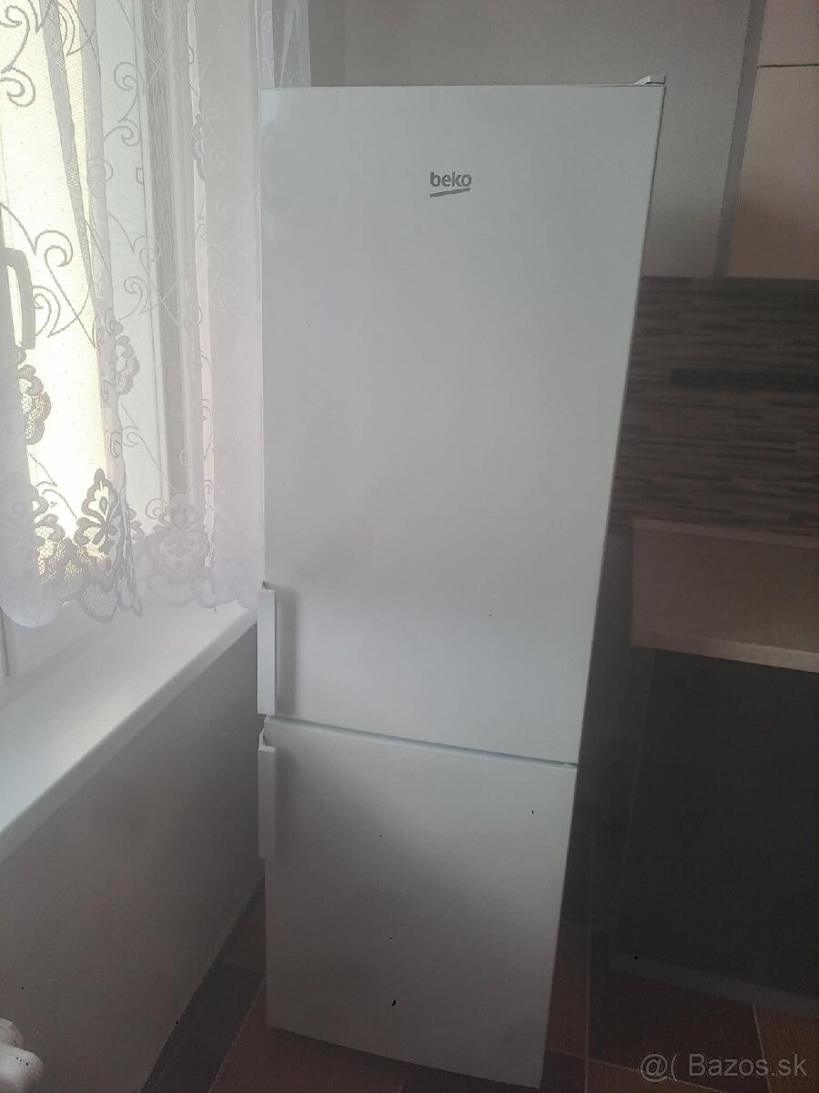 Predám chladničku s mrazničkou BEKO