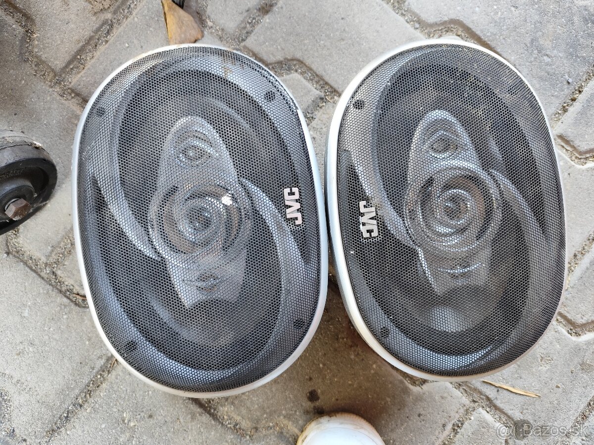 JVC reproduktory