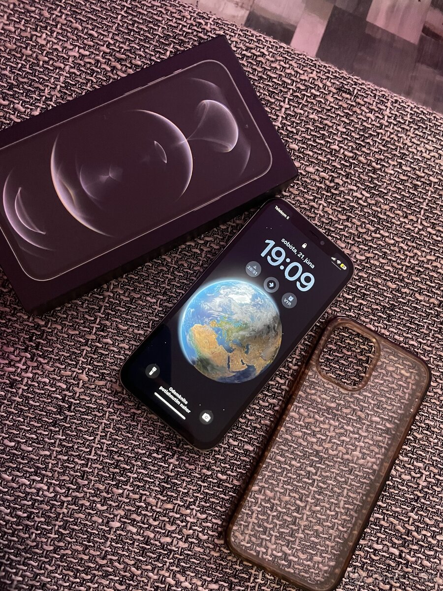 Predám iPhone 12 Pro 256gb