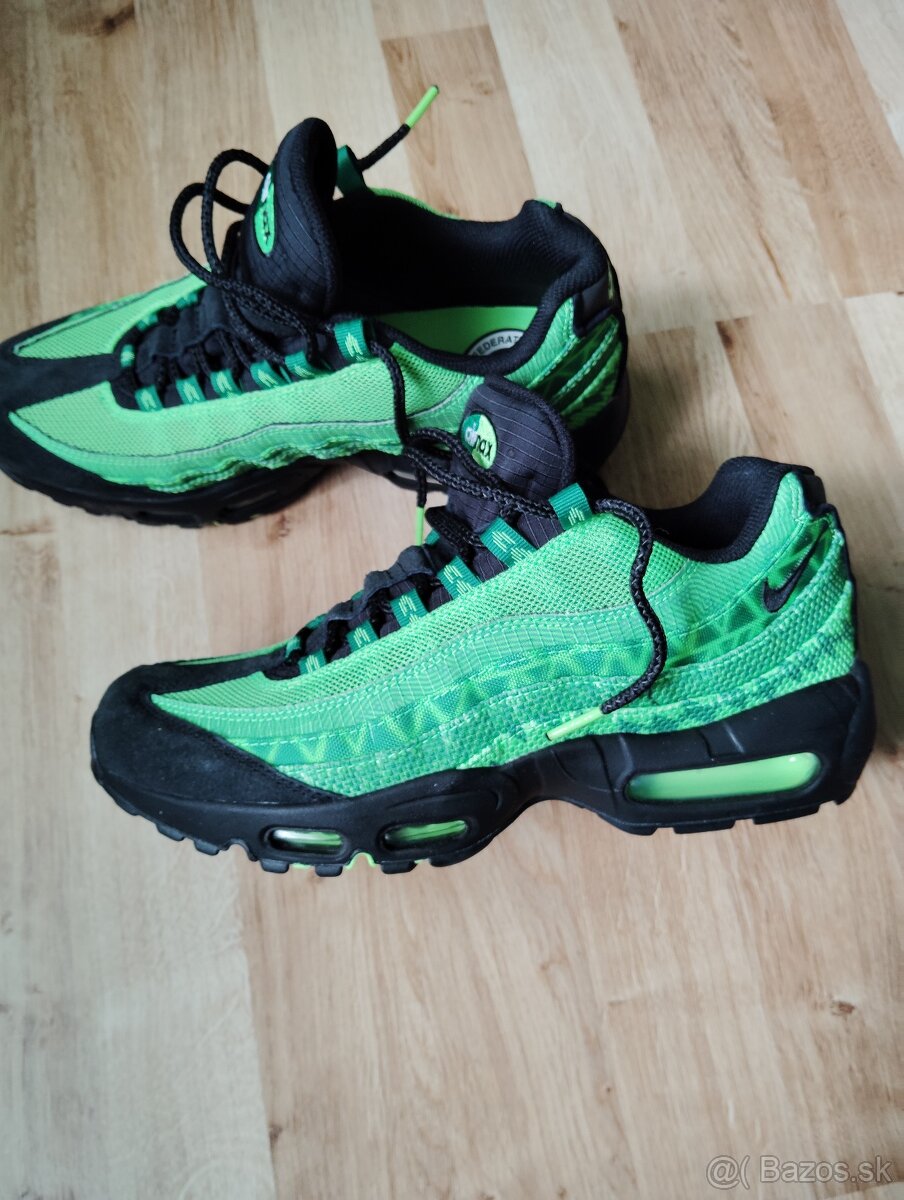 Nike topanky vo veľkosti EUR 41