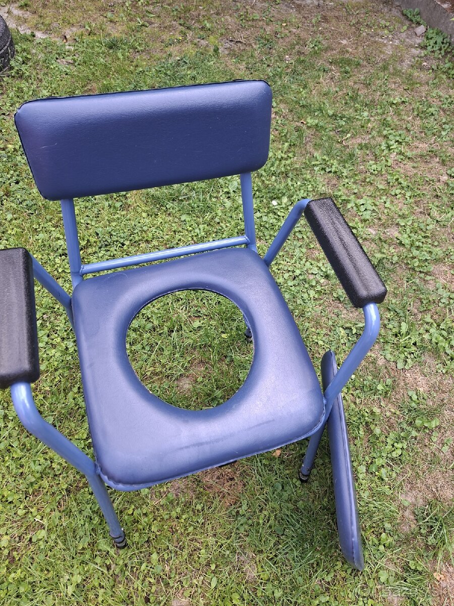 Toaletné kreslo nepojazdné