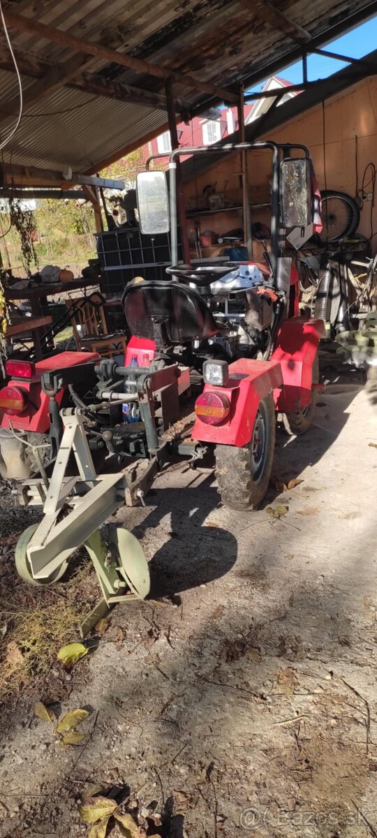 Malotraktor s príslušenstvom